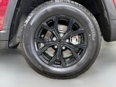 Used 2024  Jeep Grand Cherokee Altitude 4x4 at Graham Auto Mall near Mansfield&comma; OH