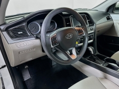 Used 2019  Hyundai Sonata 4d Sedan SE at Dutro Auto near Zanesville, OH