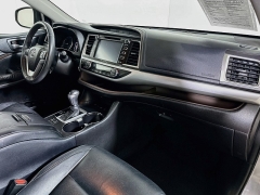 Used 2016  Toyota Highlander 4d SUV AWD XLE at Dutro Auto near Zanesville&comma; OH