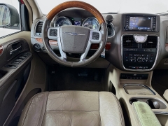 Used 2013  Chrysler Town & Country 4d Wagon Limited at Graham Auto Mall near Mansfield&comma; OH