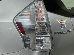Used 2012  Toyota Prius v 5d Wagon Three at Dutro Auto near Zanesville&comma; OH