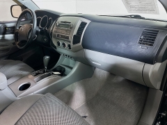 Used 2011  Toyota Tacoma 4WD Double Cab Short Bed Auto at Dutro Auto near Zanesville&comma; OH