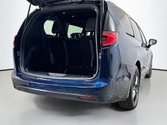 Used 2025  Chrysler Pacifica Limited FWD at Graham Auto Mall near Mansfield&comma; OH