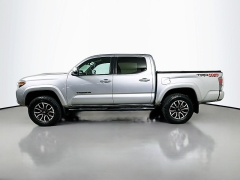 Used 2020  Toyota Tacoma 4WD Double Cab TRD Sport Auto at Dutro Auto near Zanesville&comma; OH