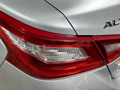 Used 2017  Nissan Altima 4d Sedan 2&period;5L SV at Dutro Auto near Zanesville&comma; OH