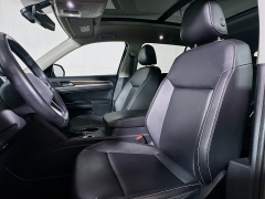 Used 2021  Volkswagen Atlas 2&period;0T SE w&sol;Technology FWD at Dutro Auto near Zanesville&comma; OH