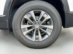 New 2027  Chevrolet Equinox FWD 4dr LT w&sol;1LT at Graham Auto Mall near Mansfield&comma; OH