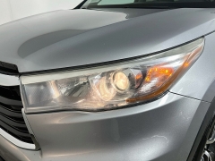 Used 2016  Toyota Highlander 4d SUV AWD XLE at Dutro Auto near Zanesville&comma; OH