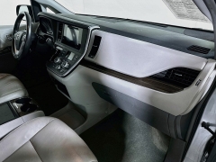 Used 2015  Toyota Sienna 4d Wagon XLE 8-Passenger at Dutro Auto near Zanesville&comma; OH