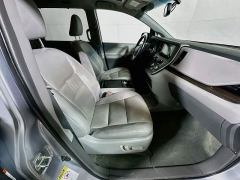 Used 2015  Toyota Sienna 4d Wagon XLE 8-Passenger at Dutro Auto near Zanesville&comma; OH