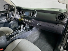 Used 2019  Toyota Tacoma 4WD Access Cab SR at Graham Auto Mall near Mansfield&comma; OH