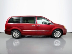 Used 2013  Chrysler Town & Country 4d Wagon Limited at Graham Auto Mall near Mansfield&comma; OH