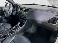 Used 2012  Chrysler 200 4d Sedan Limited at Dutro Auto near Zanesville&comma; OH