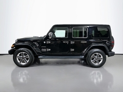 Used 2018  Jeep Wrangler Unlimited 4d SUV 4WD Sahara at Dutro Auto near Zanesville, OH