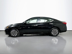 Used 2024  Nissan Altima 2&period;5 SV Sedan at Dutro Auto near Zanesville&comma; OH