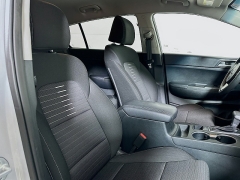 Used 2018  Kia Sportage 4d SUV FWD LX w&sol;Popular Pkg at Dutro Auto near Zanesville&comma; OH