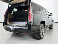 Used 2019  Cadillac Escalade 4d SUV 4WD Platinum at Graham Auto Mall near Mansfield&comma; OH