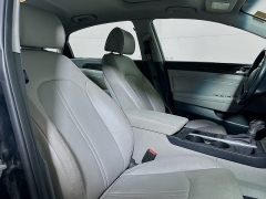 Used 2017  Hyundai Sonata 4d Sedan Limited at Dutro Auto near Zanesville&comma; OH