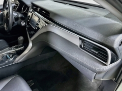 Used 2018  Toyota Camry 4d Sedan SE at Dutro Auto near Zanesville&comma; OH