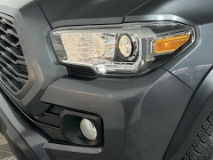 Used 2021  Toyota Tacoma 4WD TRD Off Road Double Cab 5ft Bed V6 AT at Dutro Auto near Zanesville&comma; OH