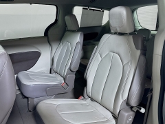 Used 2017  Chrysler Pacifica 4d Wagon Touring-L at Dutro Auto near Zanesville&comma; OH