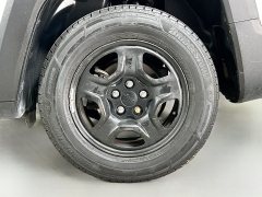 Used 2020  Jeep Renegade 4d SUV FWD Sport at Dutro Auto near Zanesville&comma; OH