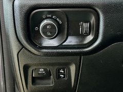 Used 2021  Ram 1500 4WD Big Horn Crew Cab 5'7" Box at Dutro Auto near Zanesville&comma; OH