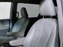 Used 2014 Toyota Sienna 4d Wagon XLE w/Auto Access Seat at Dutro Auto near Zanesville, OH