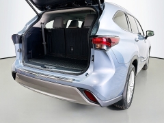 Used 2024  Toyota Highlander Hybrid Platinum AWD at Graham Auto Mall near Mansfield&comma; OH