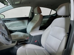 Used 2017  Hyundai Elantra 4d Sedan SE Auto at Graham Auto Mall near Mansfield&comma; OH