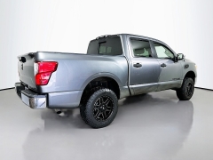 Used 2017  Nissan Titan 4WD Crew Cab SV at Dutro Auto near Zanesville&comma; OH