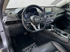 Used 2020  Nissan Altima 4d Sedan AWD 2&period;5L SR at Graham Auto Mall near Mansfield&comma; OH