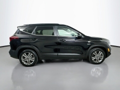 Used 2021  Kia Seltos 4d SUV AWD S at Graham Auto Mall near Mansfield&comma; OH