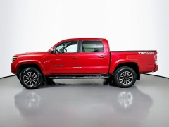 Used 2020  Toyota Tacoma 4WD Double Cab TRD Sport Auto at Dutro Auto near Zanesville&comma; OH