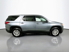 Used 2021  Chevrolet Traverse FWD 4dr LS w&sol;1LS at Dutro Auto near Zanesville&comma; OH