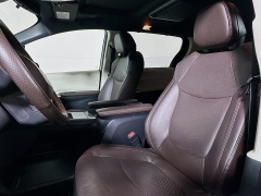 Used 2022  Toyota Sienna Platinum AWD 7-Passenger at Dutro Auto near Zanesville&comma; OH