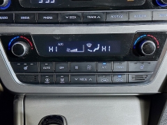 Used 2017  Hyundai Sonata 4d Sedan Limited at Dutro Auto near Zanesville&comma; OH