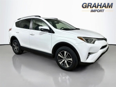  2018 Toyota RAV4 4d SUV AWD XLE at Dutro Auto near Zanesville&comma; OH