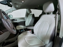 Used 2017  Chrysler Pacifica 4d Wagon Touring-L at Dutro Auto near Zanesville&comma; OH