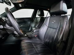 Used 2017  Chrysler 300 4d Sedan AWD S at Dutro Auto near Zanesville&comma; OH