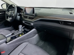 Used 2024  Nissan Altima 2&period;5 SV Sedan at Dutro Auto near Zanesville&comma; OH