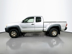 Used 2006  Toyota Tacoma 4WD Access Cab at Dutro Auto near Zanesville&comma; OH