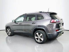 Used 2019  Jeep Cherokee 4d SUV FWD Limited 3.2L at Graham Auto Mall near Mansfield, OH