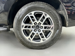 Used 2025  Ford Expedition Active 4x4 at Dutro Auto near Zanesville&comma; OH