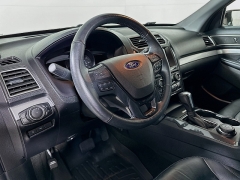 Used 2017  Ford Explorer 4d SUV 4WD XLT at Dutro Auto near Zanesville&comma; OH