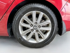 Used 2015  Hyundai Elantra 4d Sedan SE Auto at Dutro Auto near Zanesville&comma; OH