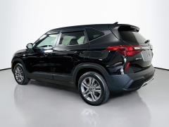 Used 2021  Kia Seltos 4d SUV AWD LX at Graham Auto Mall near Mansfield&comma; OH