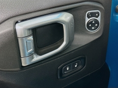 Used 2020  Jeep Wrangler Unlimited 4d SUV 4WD Sahara at Dutro Auto near Zanesville&comma; OH