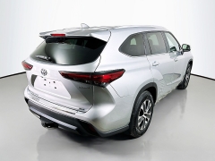 Used 2023  Toyota Highlander Hybrid XLE AWD at Graham Auto Mall near Mansfield, OH