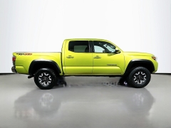 Used 2023  Toyota Tacoma 4WD TRD Off Road Double Cab 5ft Bed V6 AT at Graham Auto Mall near Mansfield&comma; OH